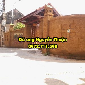 Cổng đá ong nghệ thuật với Đá ong Nguyễn Thuận