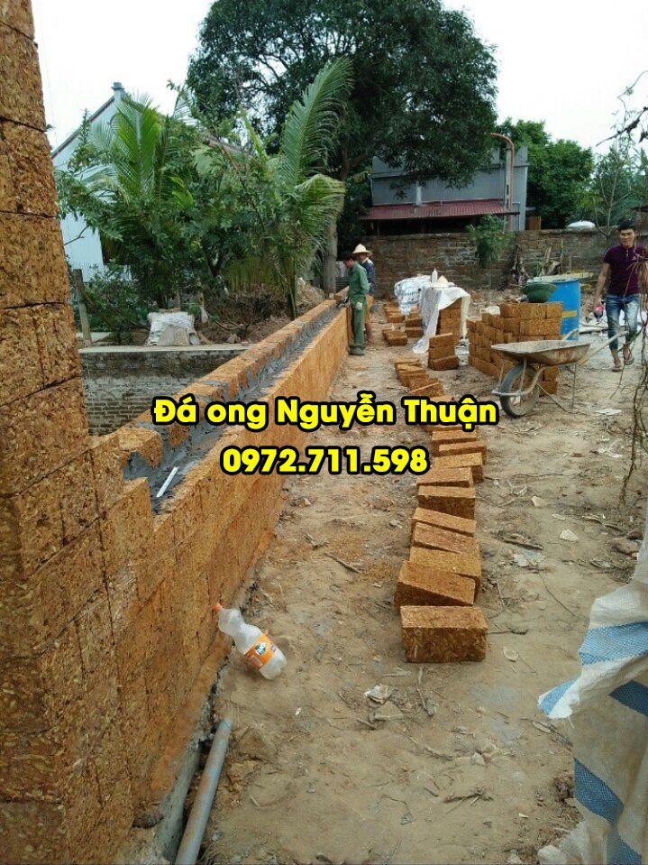 Tường đá ong bền đẹp với Đá ong Nguyễn Thuận